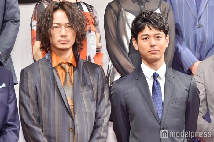 綾野剛、妻夫木聡(C)モデルプレス