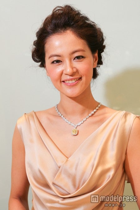 3億4000万円のイエローダイヤモンドを身に付けた黒谷友香