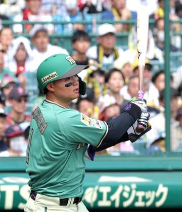 阪神・森下が退場 空振り三振後、球審に暴言 球場騒然