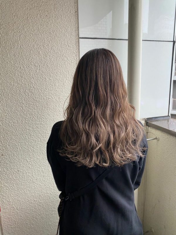 ヘアカラーの落ちにくい色って きれいな髪色を長く楽しむ方法もご紹介 モデルプレス ヘアカラーの落ちにくい色って きれいな髪色を長く楽しむ方法もご紹介 モデルプレス