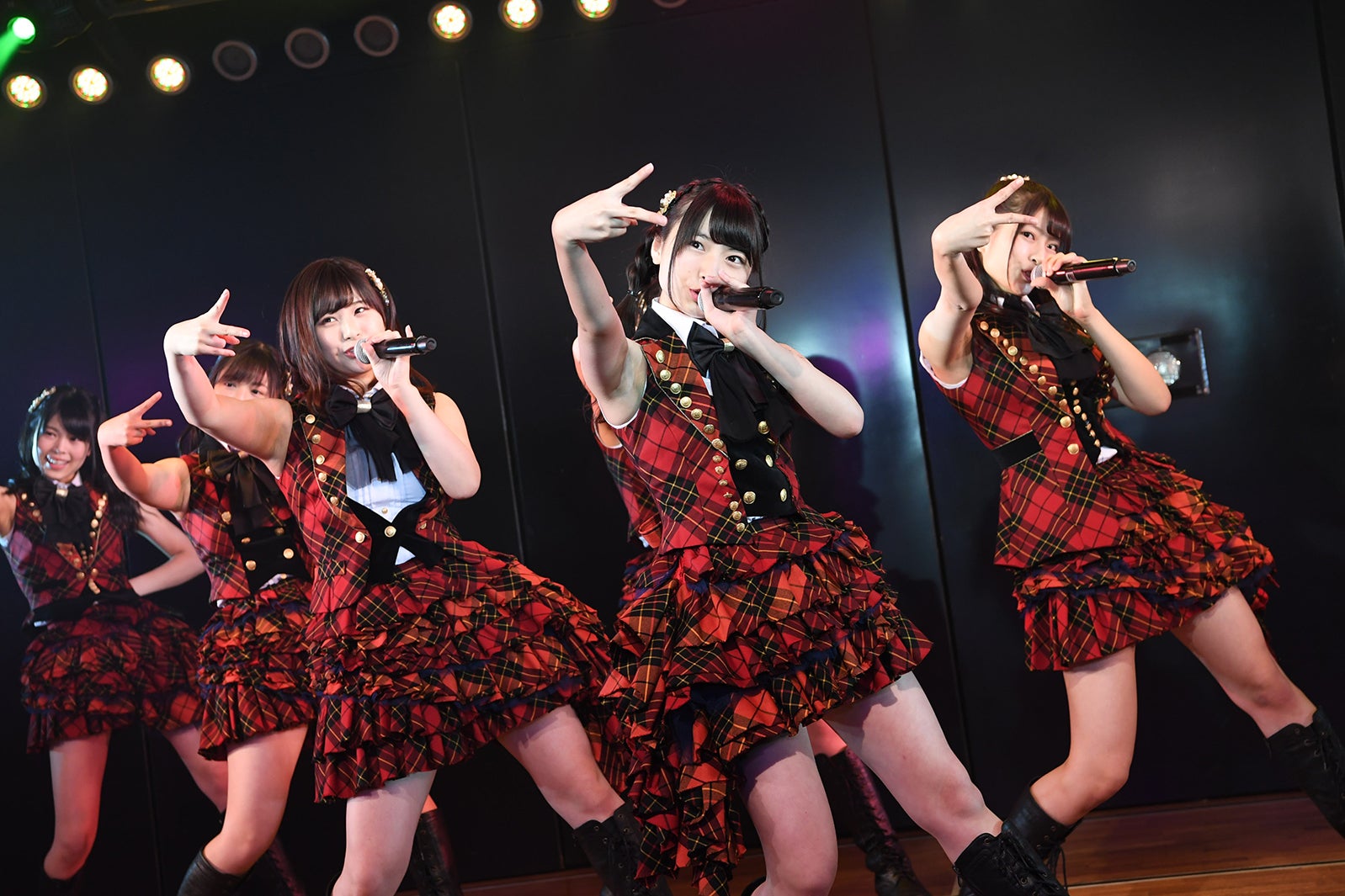 AKB48「ヤバいよ！ついて来れんのか？！」公演（C）AKS