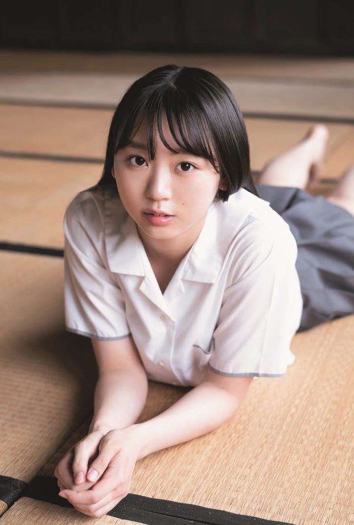 泉綾乃「B.L.T. SUMMER CANDY 2022」TSUTAYA EBISUBASHI購入特典ポストカード(提供写真)