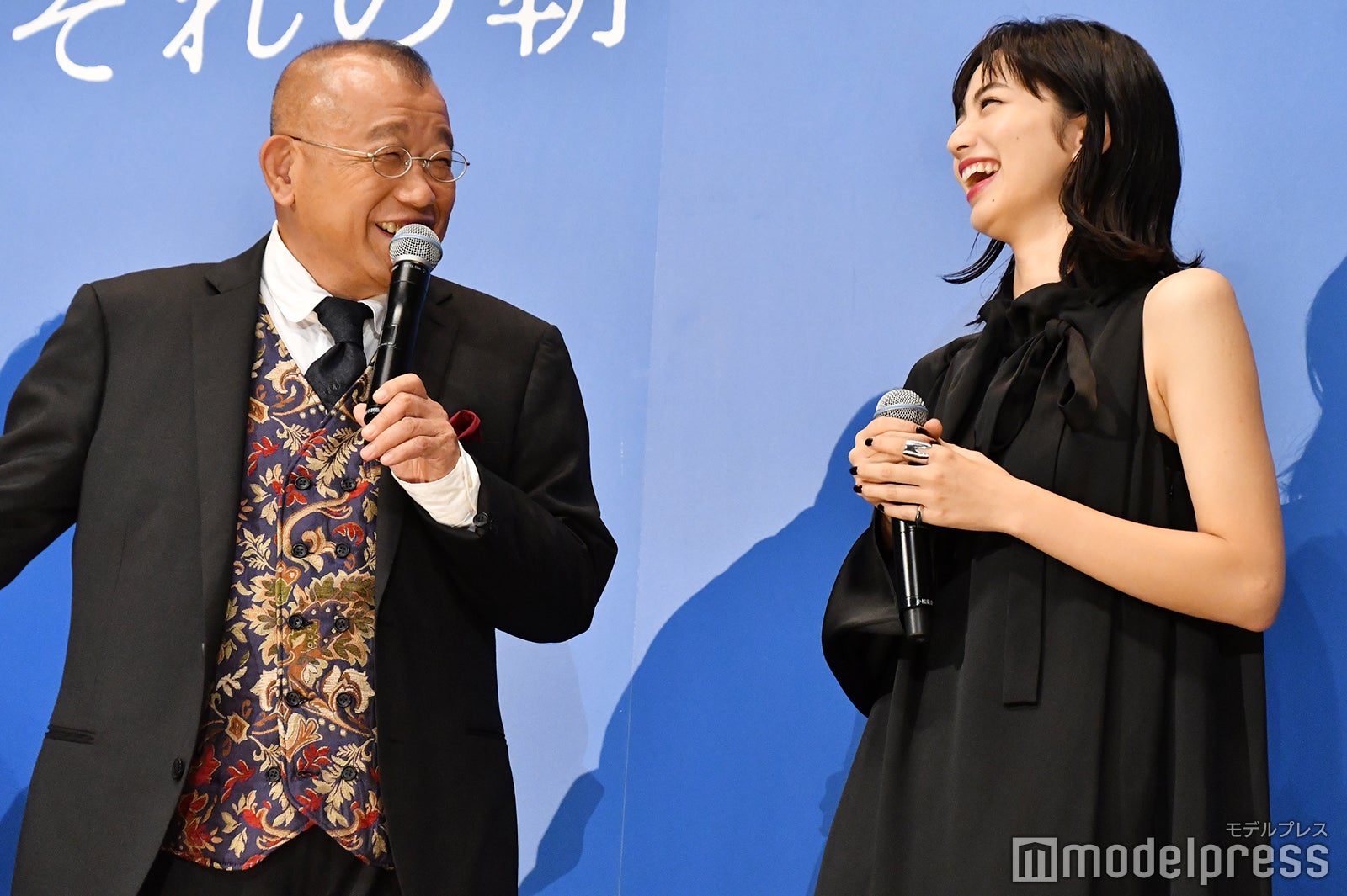 笑福亭鶴瓶、小松菜奈 （C）モデルプレス