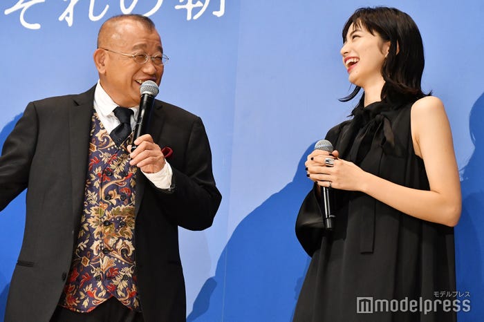 笑福亭鶴瓶、小松菜奈 (C)モデルプレス