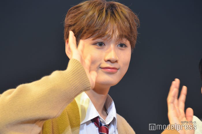 一瞬で変顔を20種類披露する田中笑太郎 (C)モデルプレス