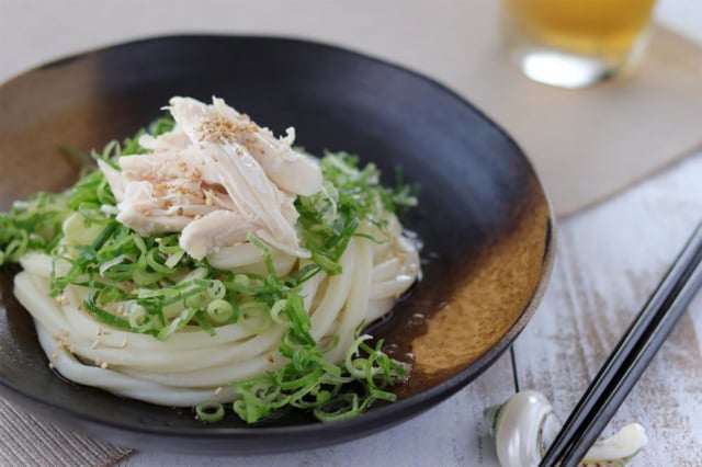 業務スーパー冷凍讃岐うどん_鶏むね肉とねぎのぶっかけうどん2