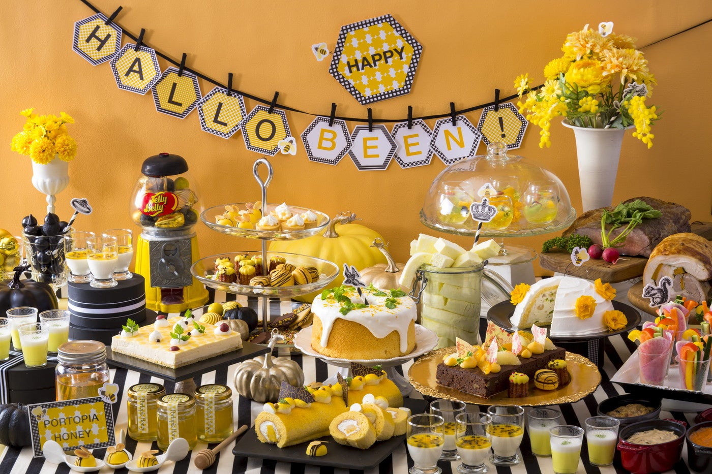 神戸で「ハニースイーツ＆ハロウィンブッフェ」“ホテルで採取”はちみつ使用のムースやケーキ