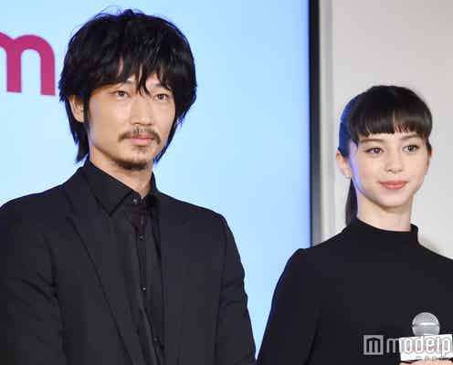 綾野剛、紳士的な振る舞いに会場釘付け…中条あやみと興奮