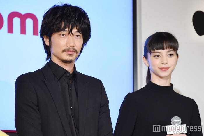 綾野剛、中条あやみ (C)モデルプレス