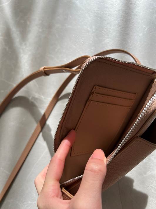 ユニクロ　ショルダーバッグ　カードホルダー
