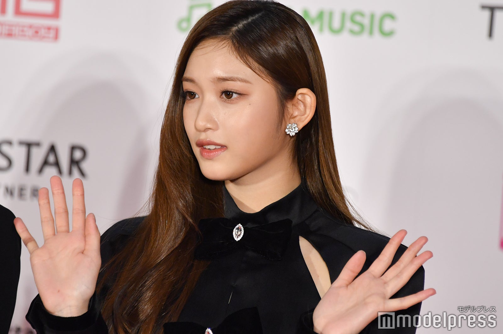 イソ（C）モデルプレス