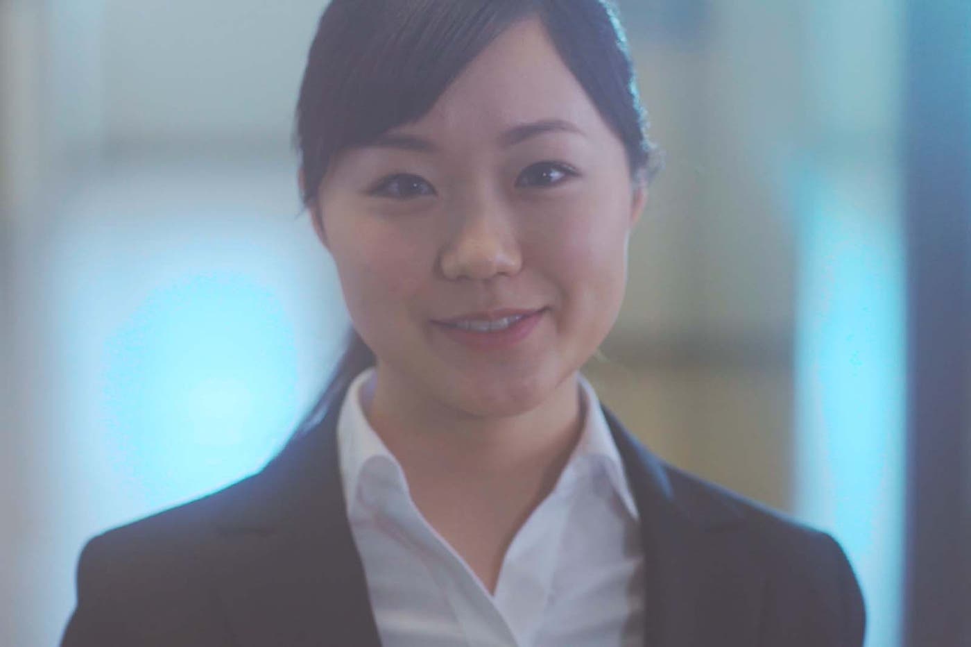 三井住友銀行の動画より/大迫瑞季さん