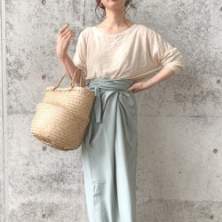 ゆるトップスを取り入れて。メリハリのある春夏ファッションをピックアップ