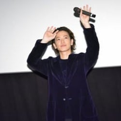 佐藤健、白石和彌監督との再タッグを熱望!『ひとよ』イベントに飛び入り参加、観客熱狂