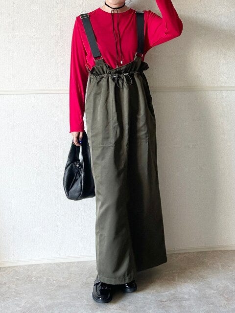 Style②赤ロンT×カーキでつくる大人カジュアル Style②赤ロンT×カーキでつくる大人カジュアル