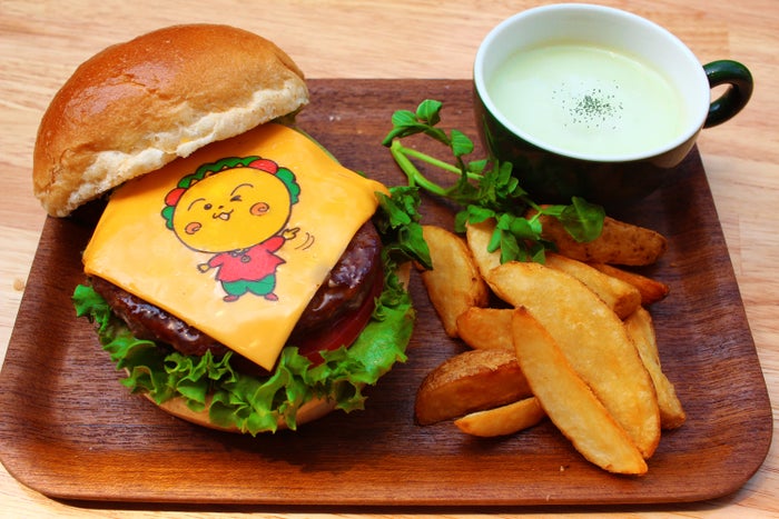 その浮輪っ カッコイイ!!コジコジごきげんバーガープレート¥1,480(C)さくらももこ