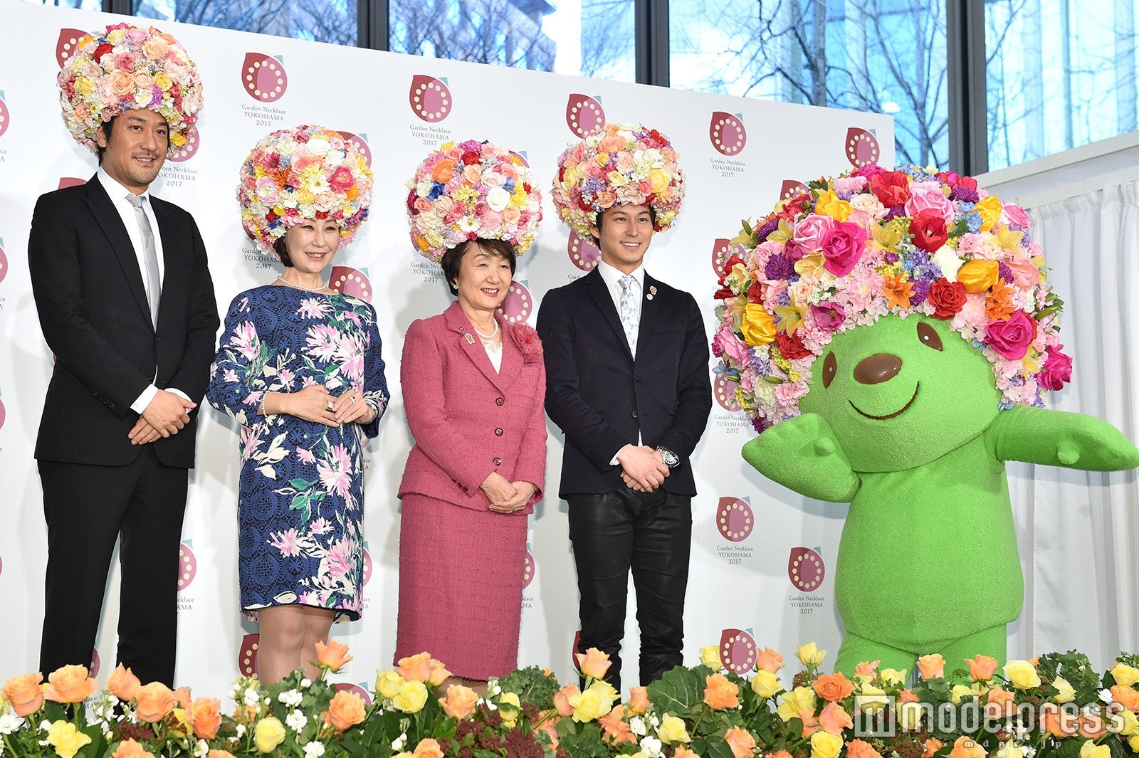 （左から）猪子寿之氏、小松成美氏、林文子横浜市長、三上真史（C）モデルプレス