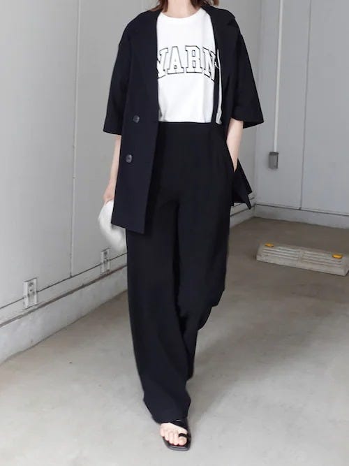 黒サロペット