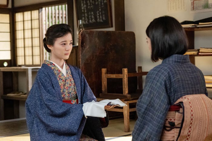 生田絵梨花、上坂樹里「風、薫る」第110話(C)NHK