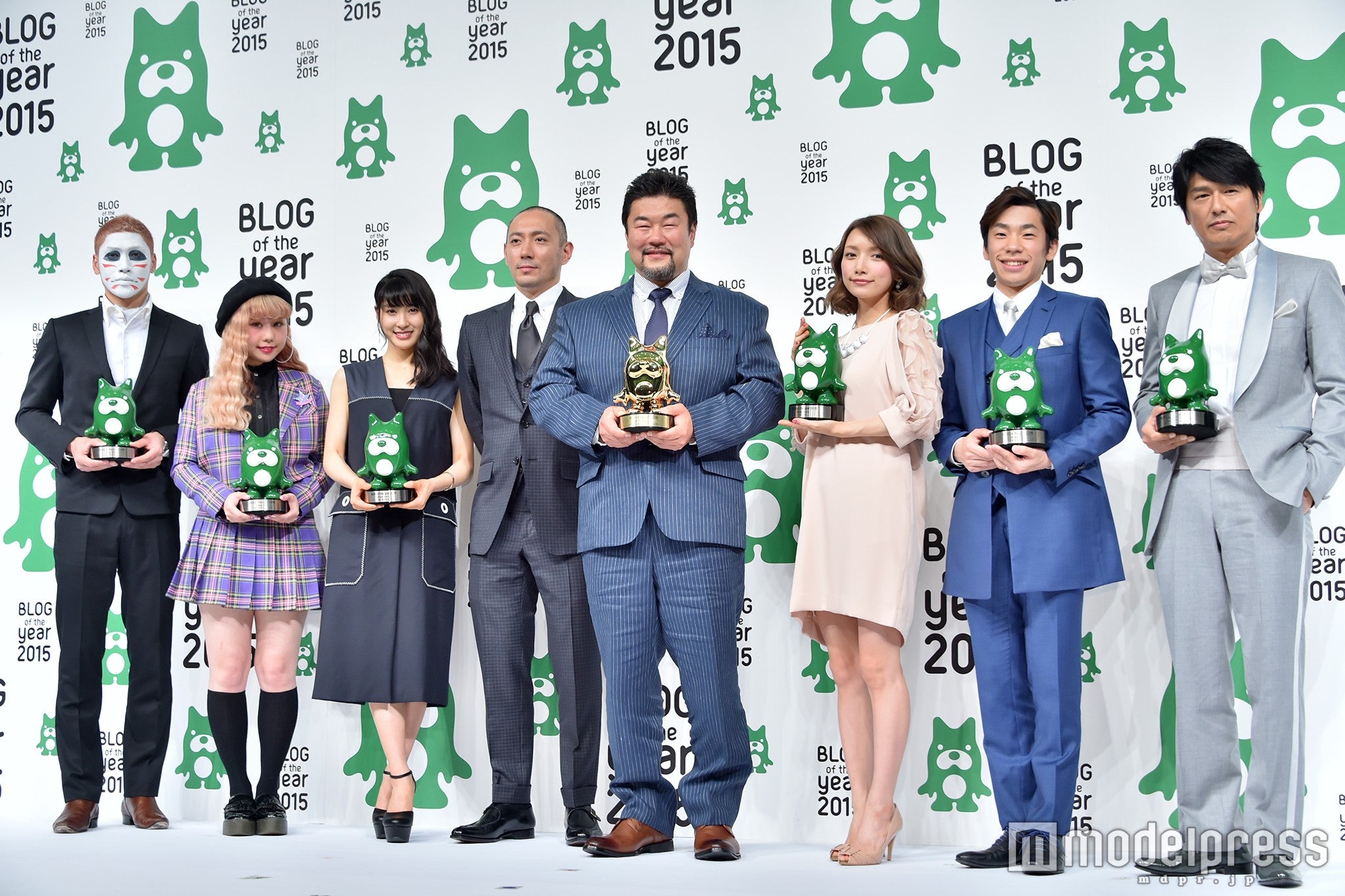 「BLOG of the year 2015」授賞式（左より）樽美酒研二、ぺこ、土屋太鳳、市川海老蔵、佐々木健介、後藤真希、織田信成、高橋克典（C）モデルプレス