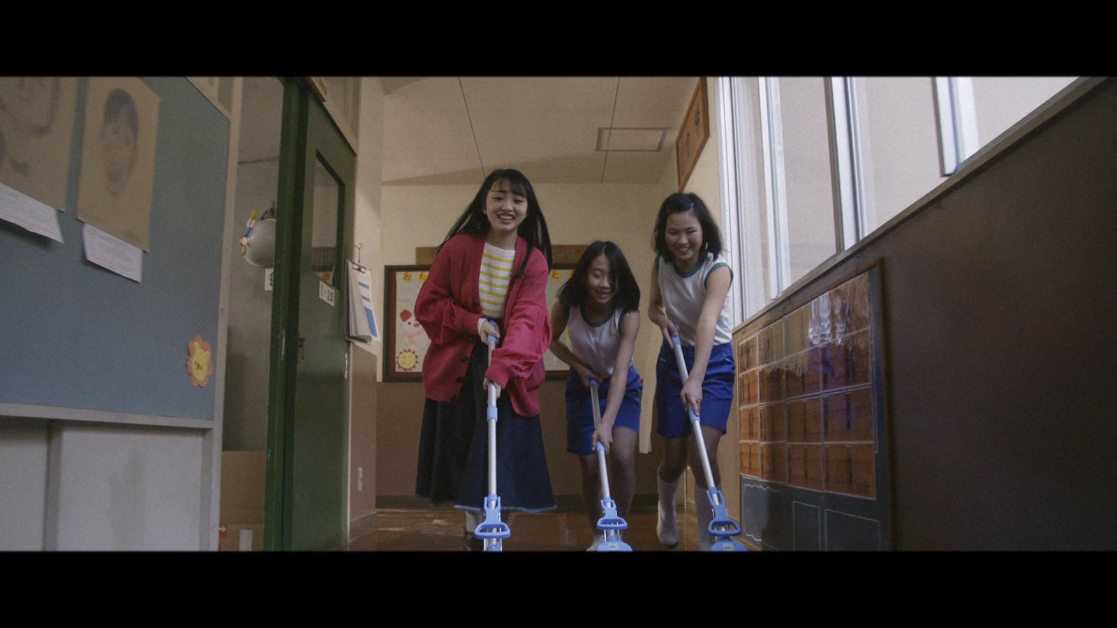 AKB48「願いごとの持ち腐れ」MVより（C）AKS