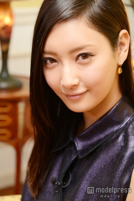 告白をためらう女の子に向けて、菜々緒がメッセージ