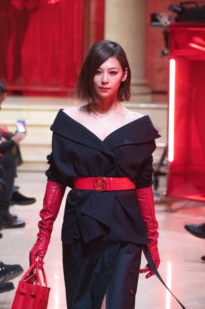 「19FW METROCITY SHOW & PARTY I AM WHO I AM」に登場した西内まりや(提供写真)