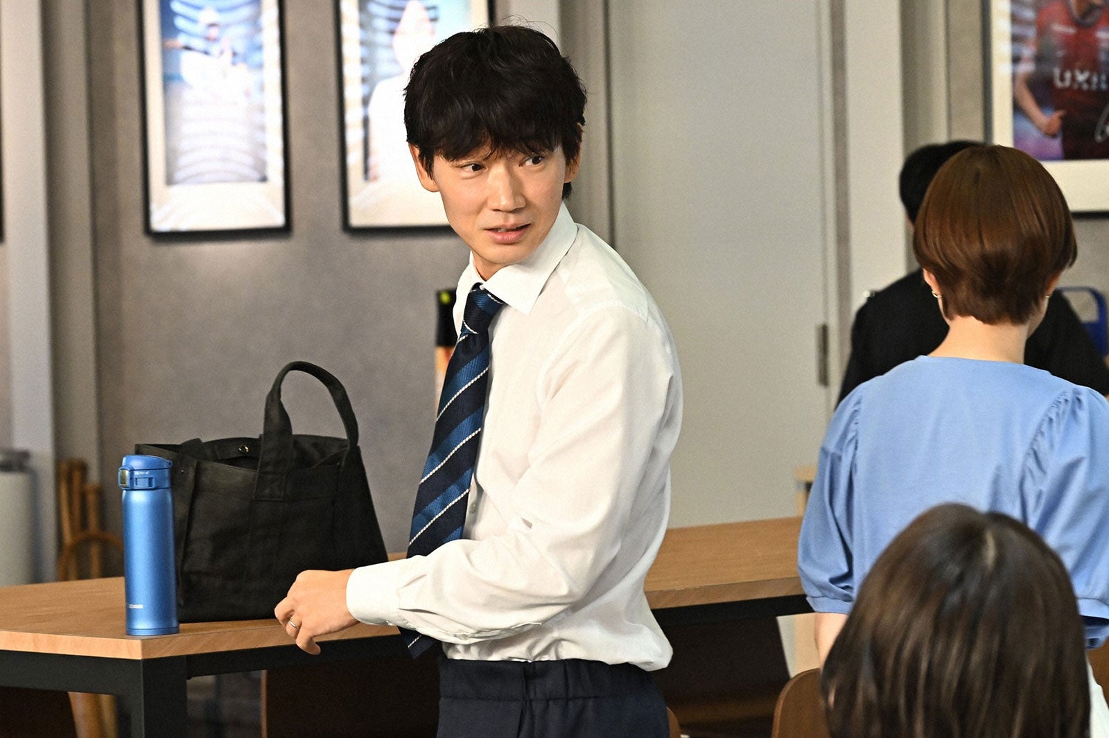 綾野剛／「オールドルーキー」第5話より（C）TBS