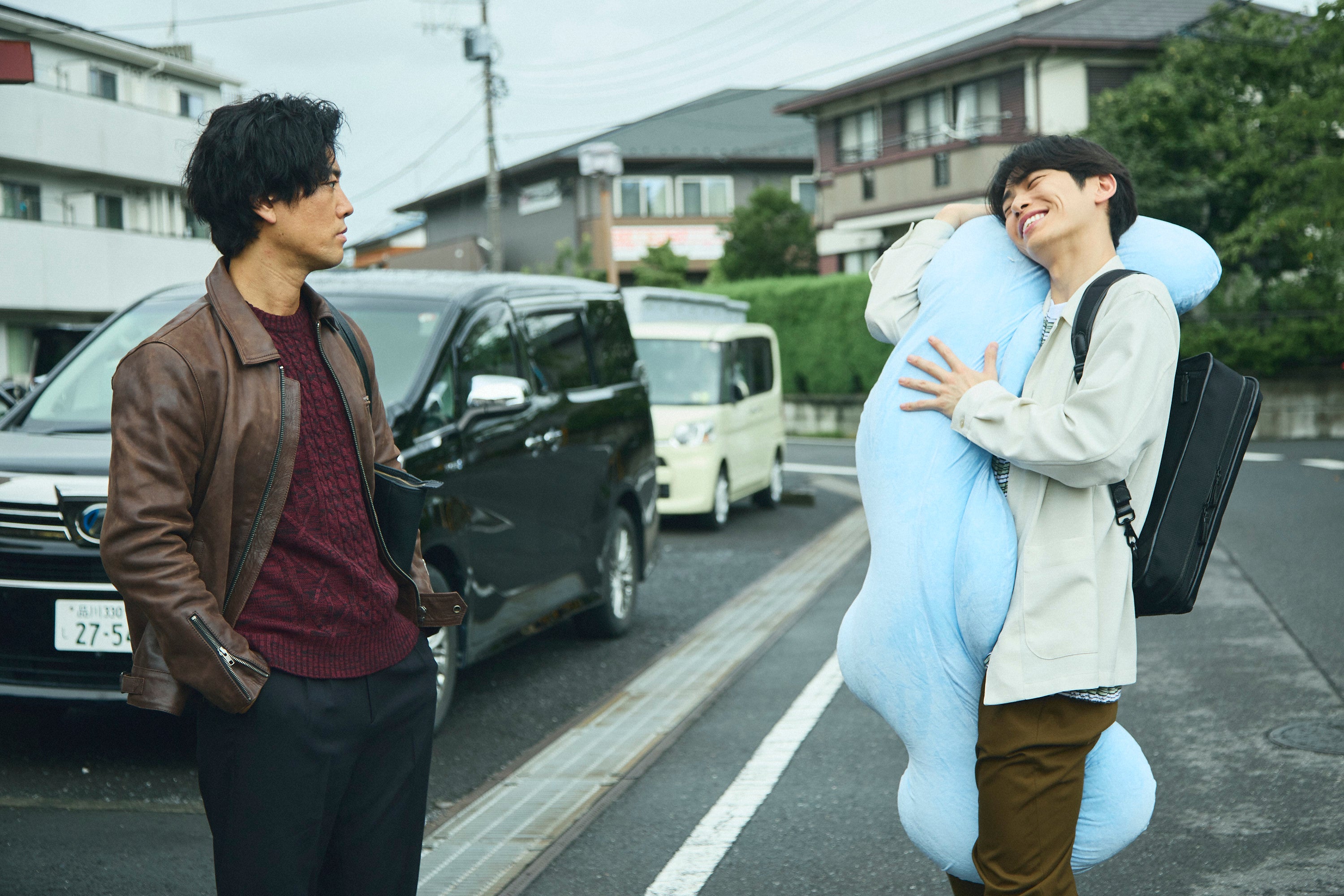 桐谷健太、影山拓也「Qrosの女」第2話（C）「Qrosの女」製作委員会