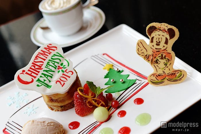 クリスマスカラーのデコレーションが心をくすぐる