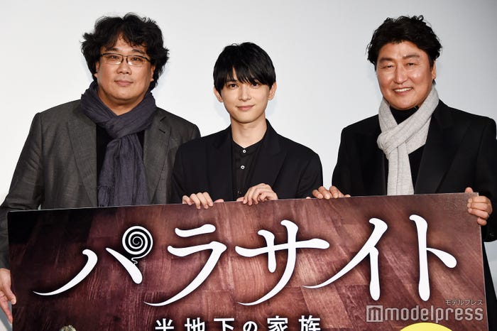ポン・ジュノ監督、吉沢亮、ソン・ガンホ(C)モデルプレス