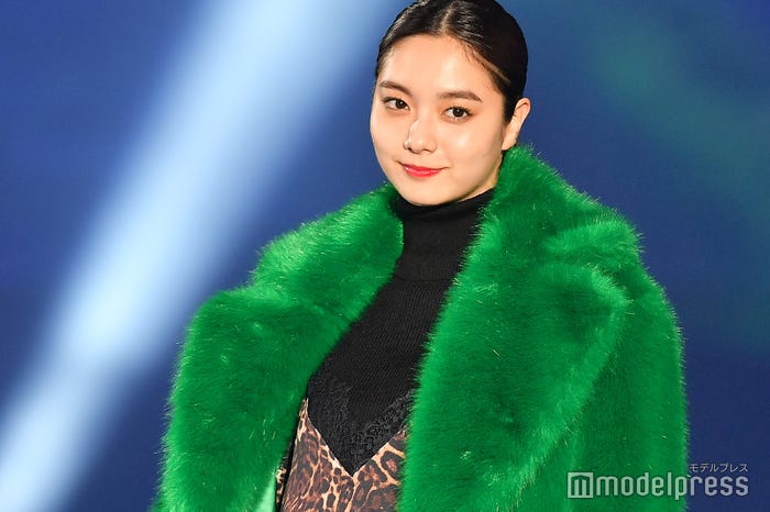 新川優愛 (C)モデルプレス