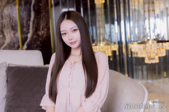 綾瀬れな「BARCELONA桃李」(C)モデルプレス