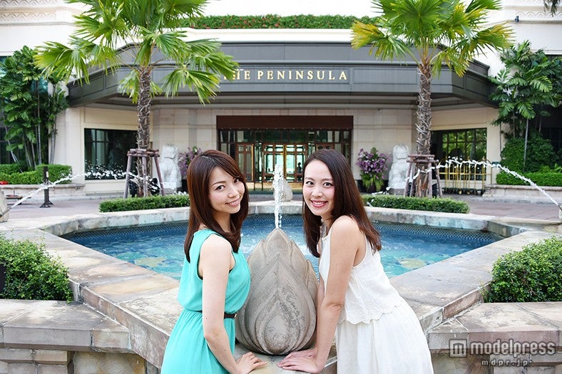「ザ・ペニンシュラバンコク 」／モデル：富田千穂、三好利奈