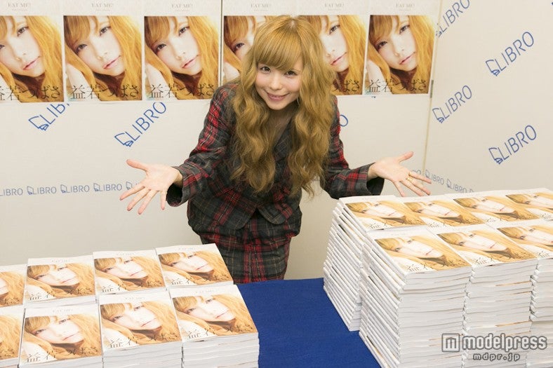 自身の書籍「EAT ME！」（10月12日）の発売記念イベント開催した益若つばさ