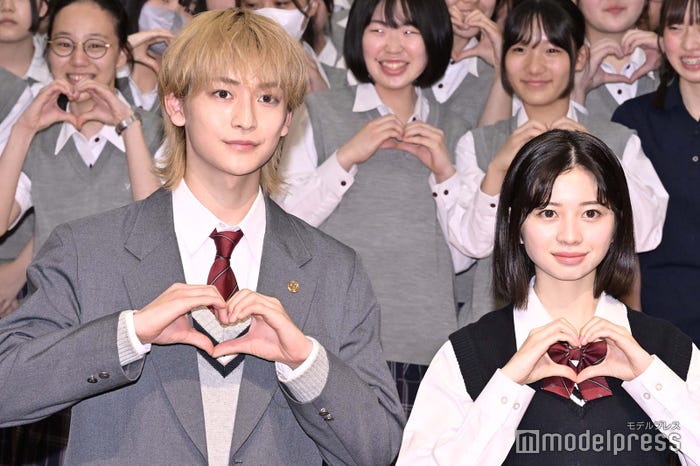 高橋文哉、桜田ひより(C)モデルプレス