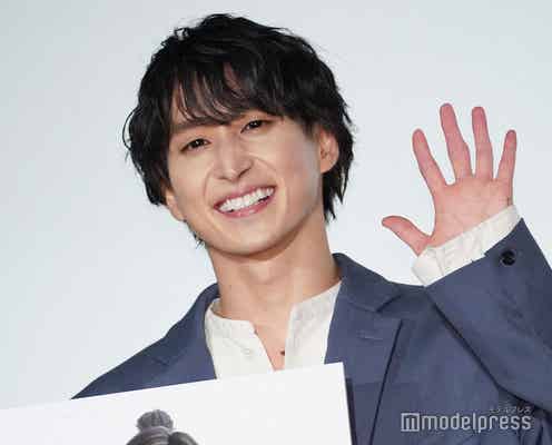 Snow Man佐久間大介、染めたてホヤホヤの黒髪姿を披露「今日のために今さっき」<白蛇:縁起>