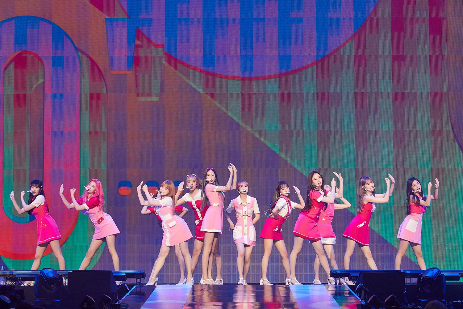 『IZ*ONE 1st Concert「Eyes On Me」inソウル』より（C）OFF THE RECORD