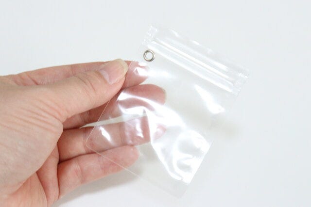 ジップバッグ2Pハトメ付　質感