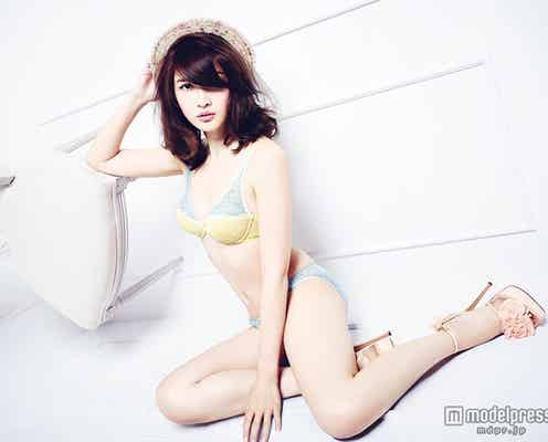 下着姿の紗栄子、ありのままの“抜け感バスト”が美しい