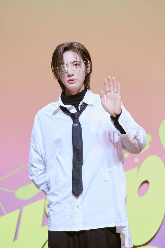 LEEHAN(イハン)(C)KOZ Entertainment. All Rights Reserved.