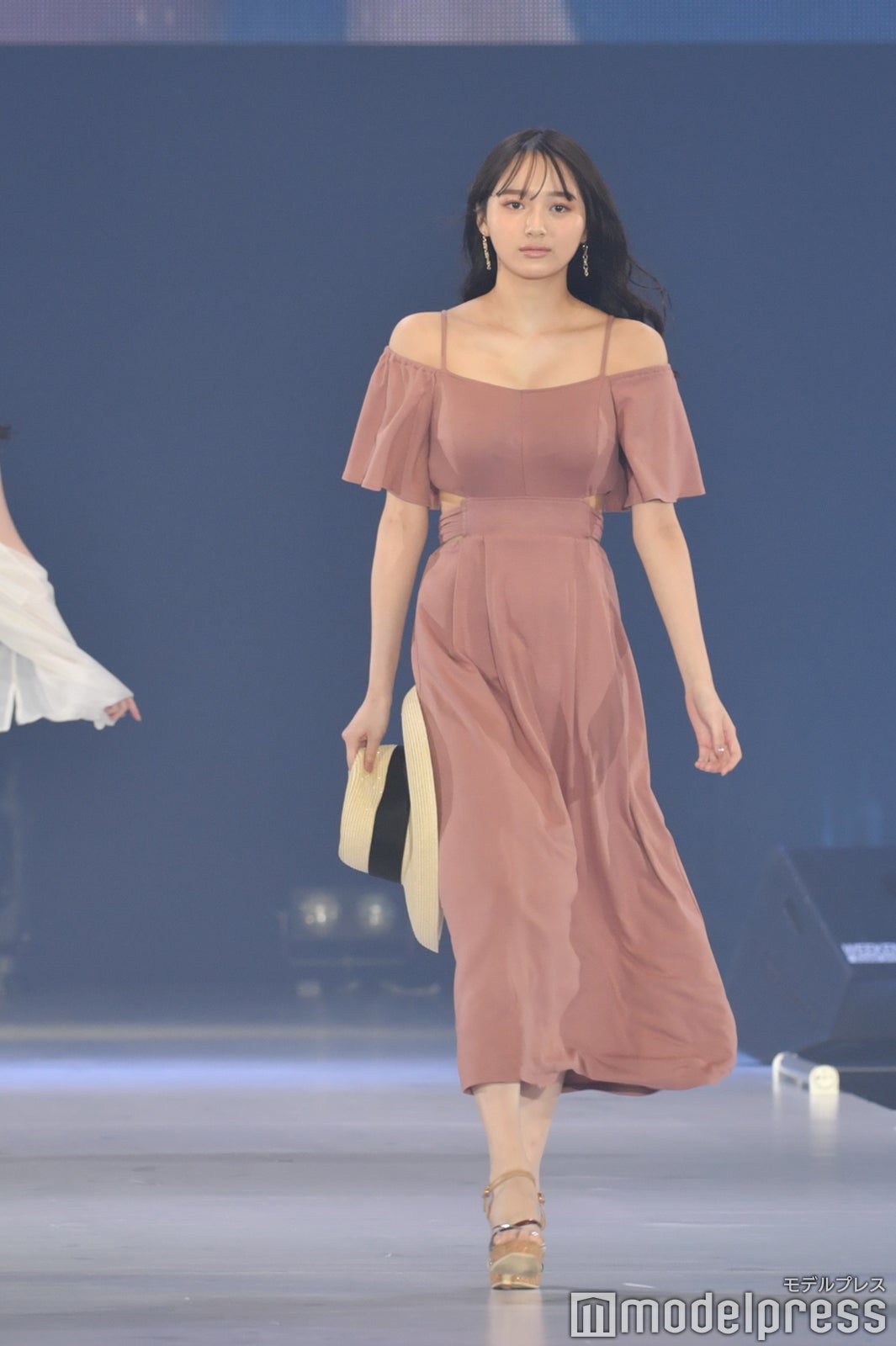 加藤栞（C）モデルプレス