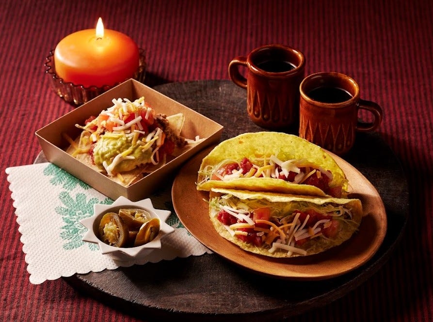 【阪急うめだ本店】今年は白いミラーボールツリー＆メリーゴーランドが登場！