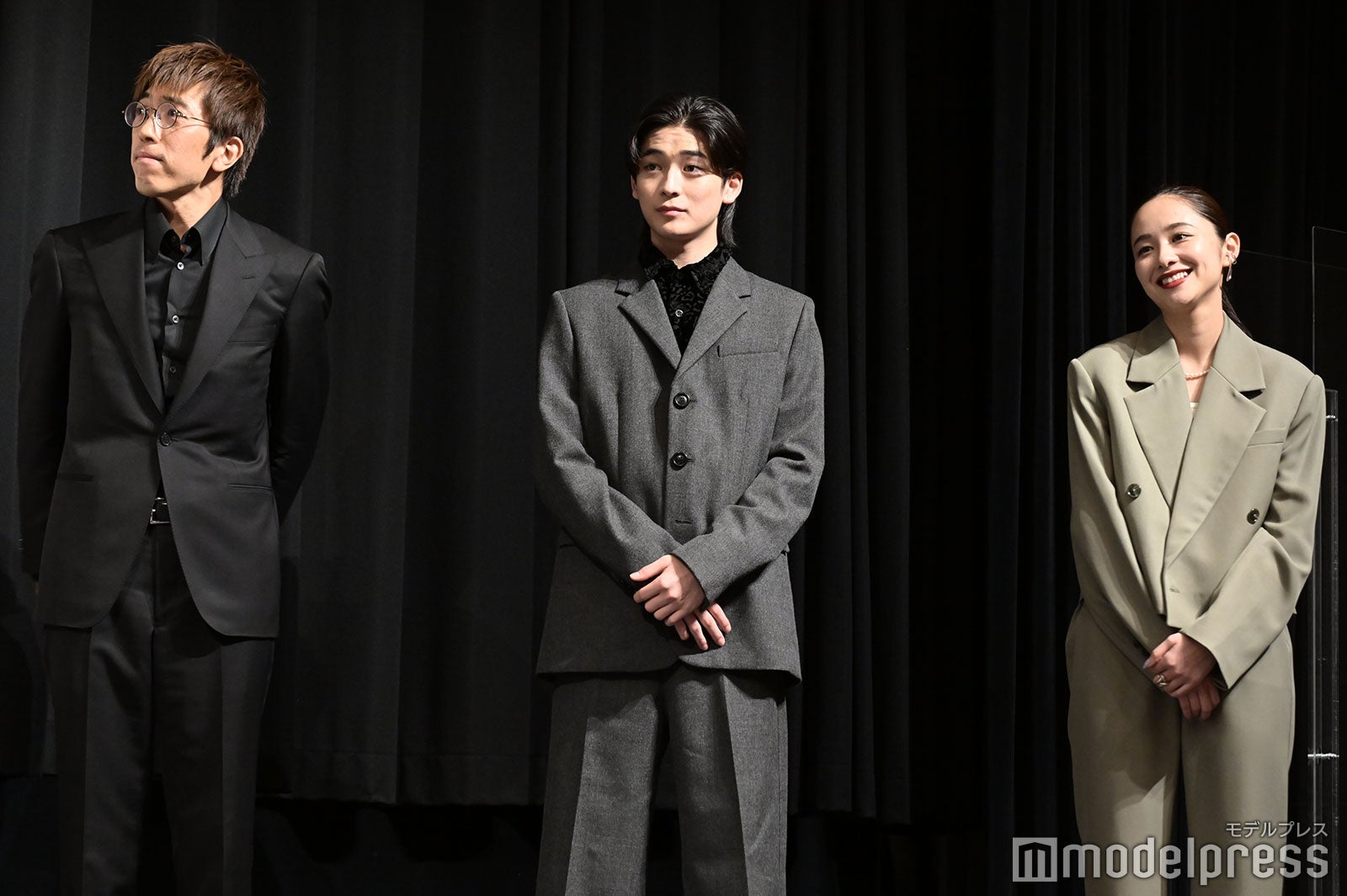 荒木哲郎、高橋文哉、堀田真由（C）モデルプレス