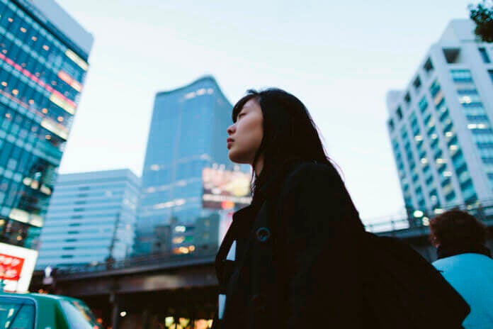 恋愛下手の原因はコレ…恋がうまくいかない女性の共通点