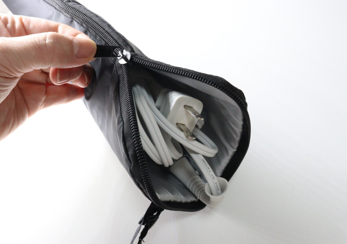 ちょっと惜しい…けど200円なのに優秀！持ち運びにも便利なケース