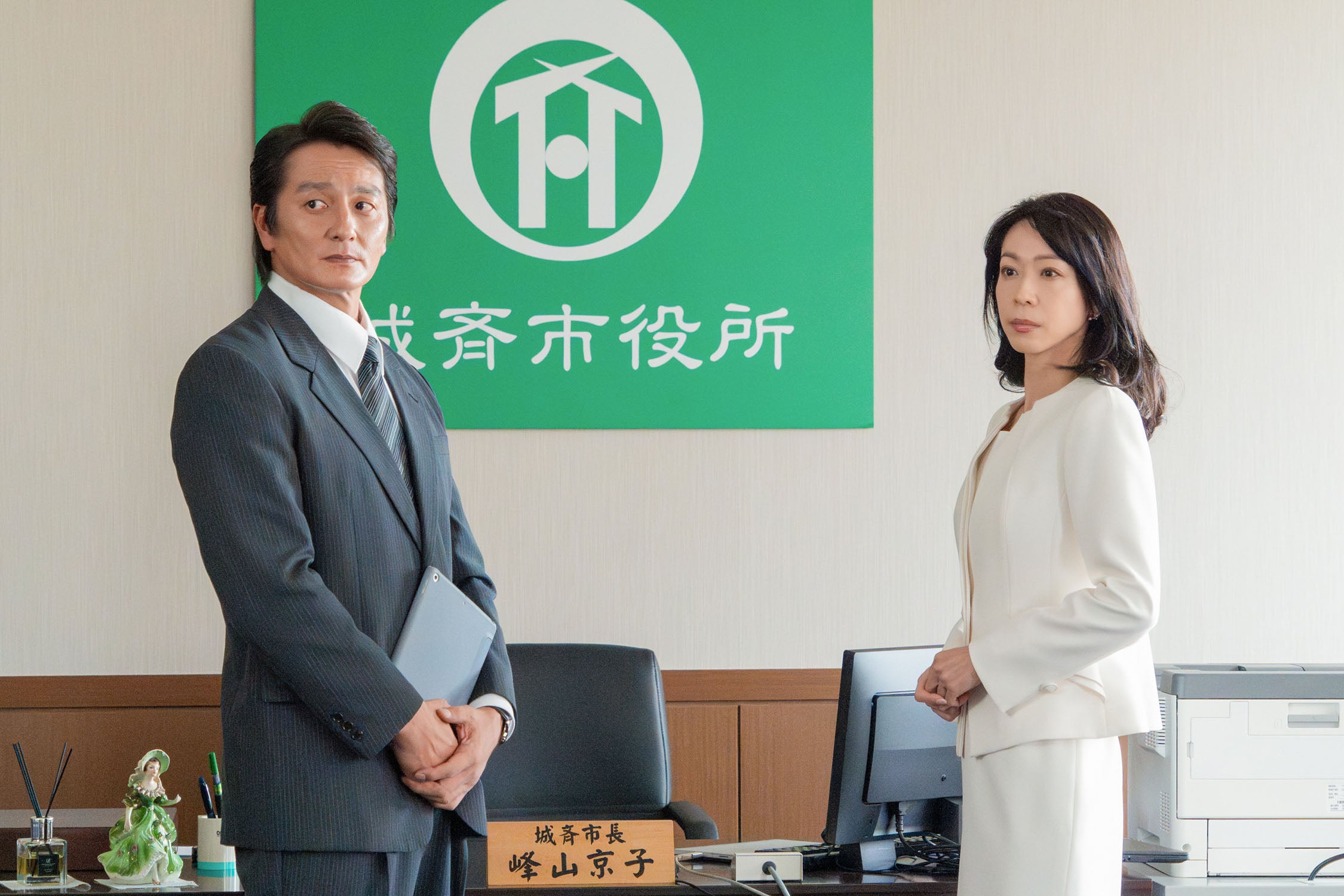 （右）遊井亮子「D＆D 〜医者と刑事の捜査線〜」最終話（C）「Ｄ＆Ｄ ～医者と刑事の捜査線～」製作委員会