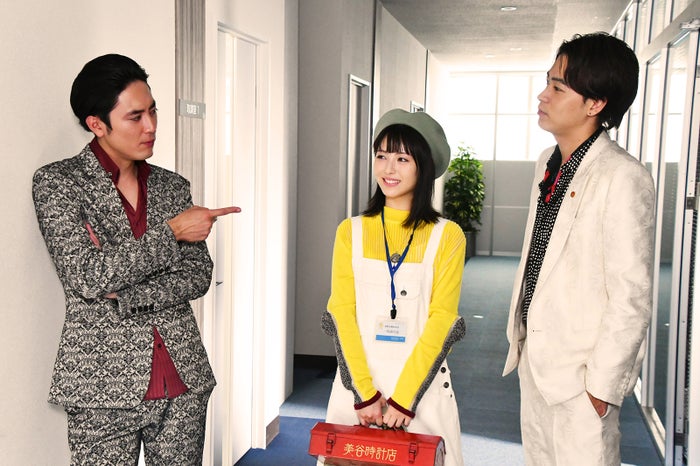 浜辺美波主演「アリバイ崩し承ります」間宮祥太朗が友情出演 勝村政信・柄本時生ら続投決定＜アリバイ崩し承ります＞