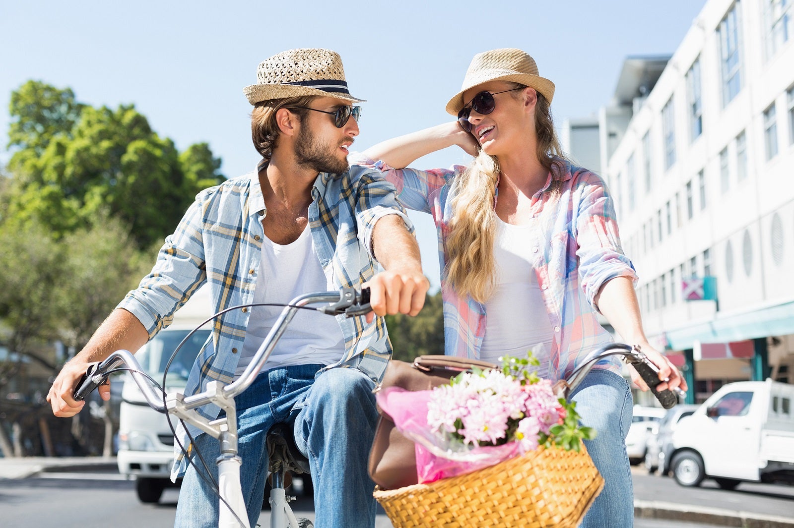 移動手段はもっぱら自転車！経済的でエコな生活（Photo by wavebreakmedia）