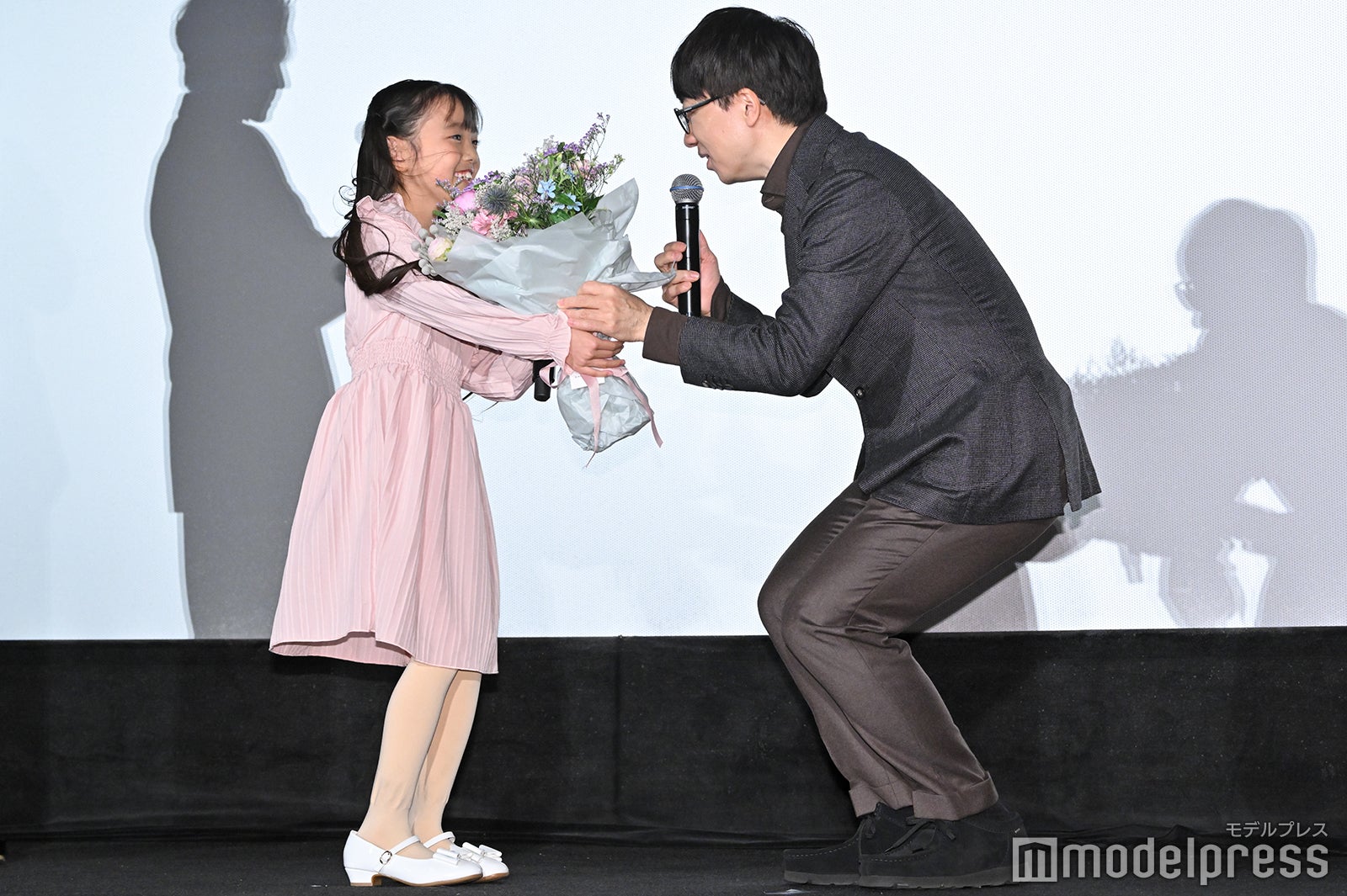 山根あん、新海誠監督 （C）モデルプレス